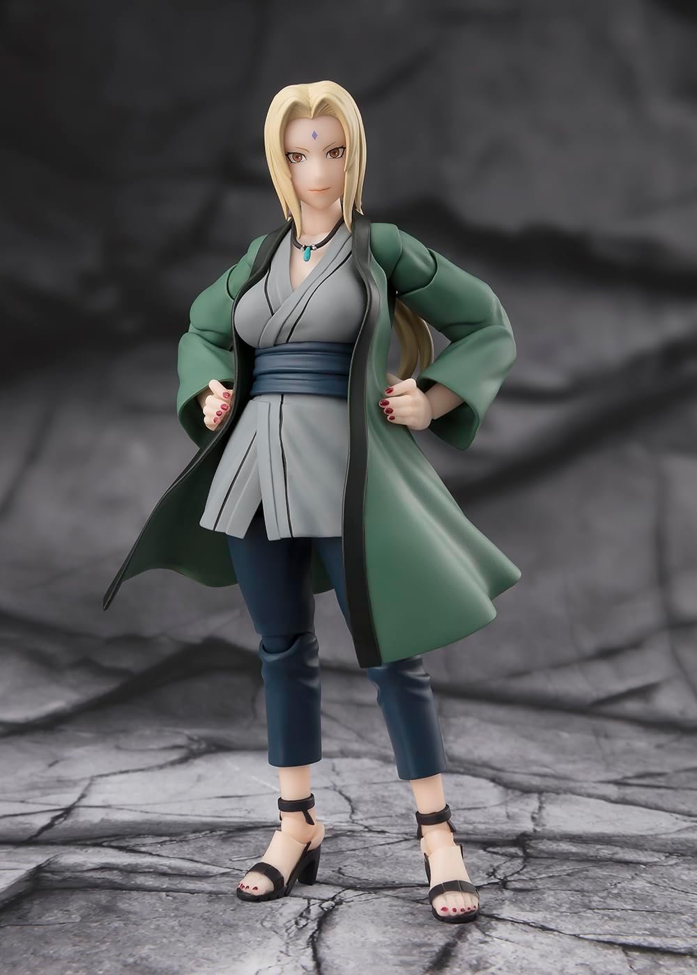 Tsunade Figure